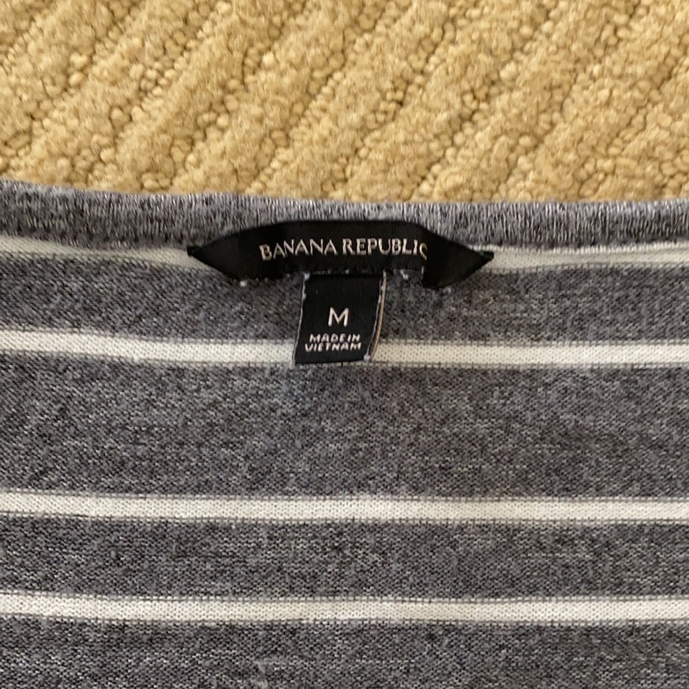Banana Republic Gray Stripe Tee!! View 2